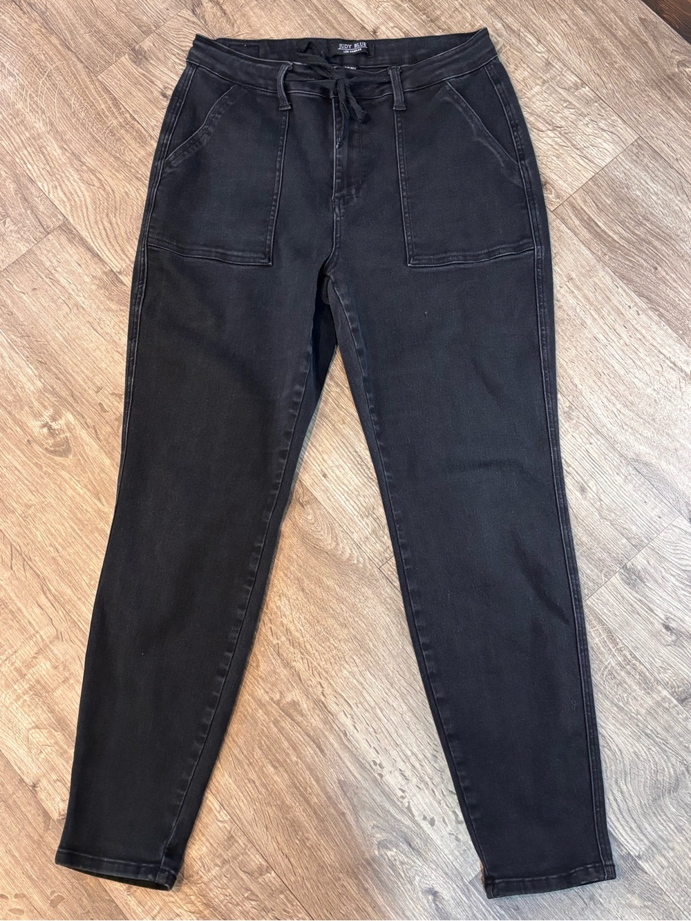 Judy Blue Women’s Black Tapered Leg Jeans
